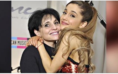 Ariana Grande anyukája menekülés helyett biztonságos helyre vitte a rémült rajongókat
