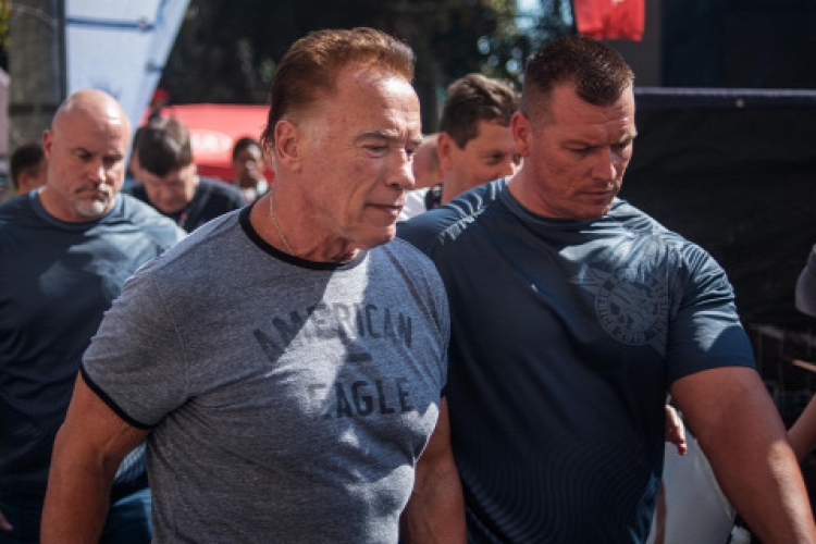 Súlyos támadás érte Arnold Schwarzeneggert Dél-Afrikában