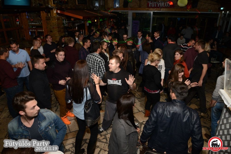 2014.11.19.Szerda - Fütyülős Party