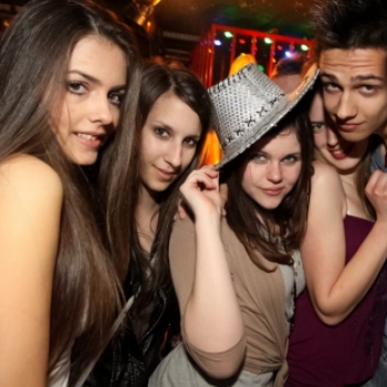 Lapos - Péntek 13. Party 2012.04.13. (péntek) (1) (Fotók: K.B.)