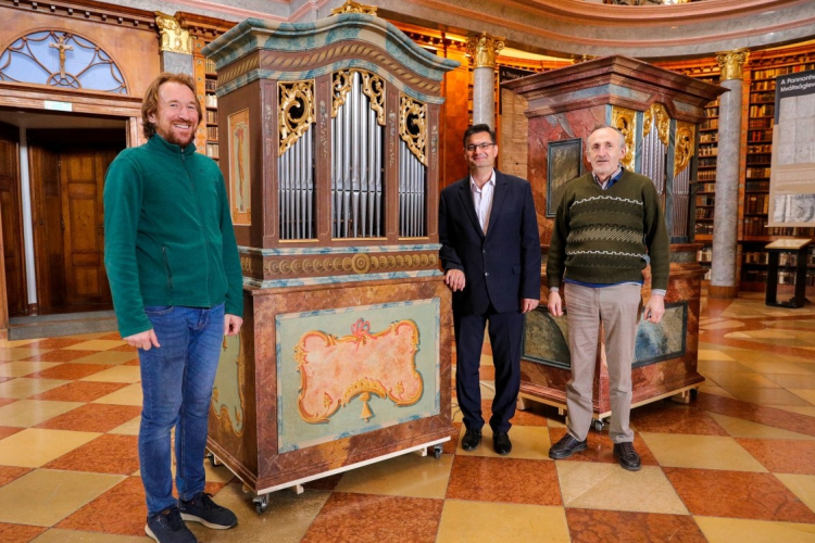 A barokk korba repít vissza a 250 éves pannonhalmi orgona
