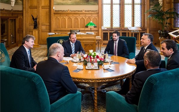 Orbán Viktor Borkai Zsolttal és az Audi vezetőségével tárgyalt