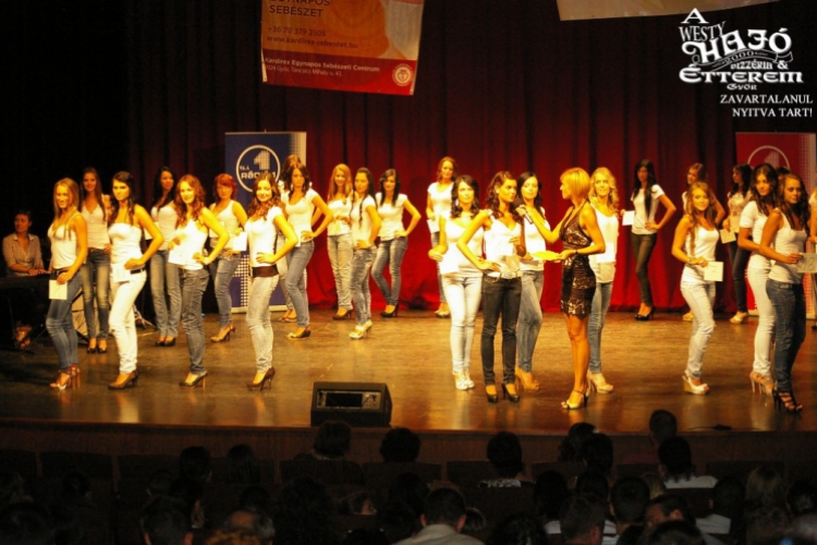 Miss InfoGyőr 2011. & Mr. InfoGyőr 2011. Gála (1) (Fotók: Josy)