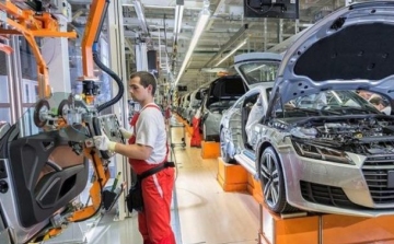 Négy hétre leállhat az Audi győri gyára is 