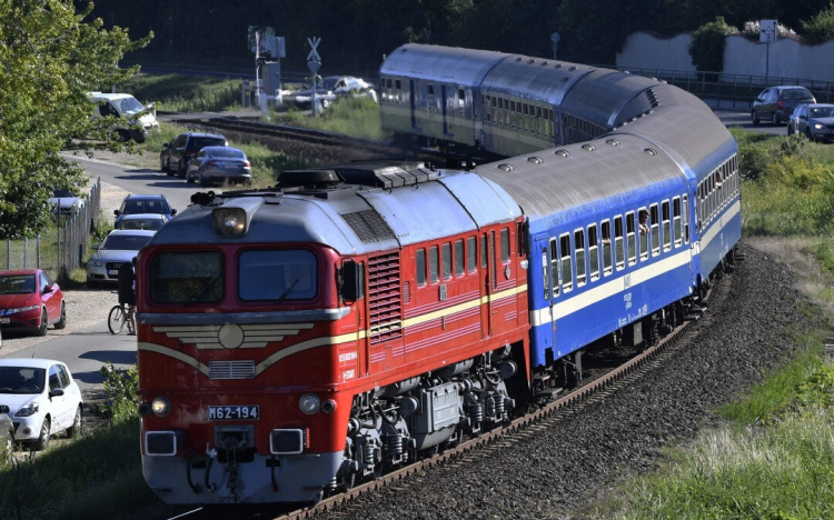 Retro vonatszerelvény jár a tavaszi hétvégeken Győr és Veszprém között