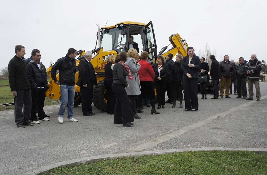 Thermin kft, GOP, pályázat, kotró-rakodó