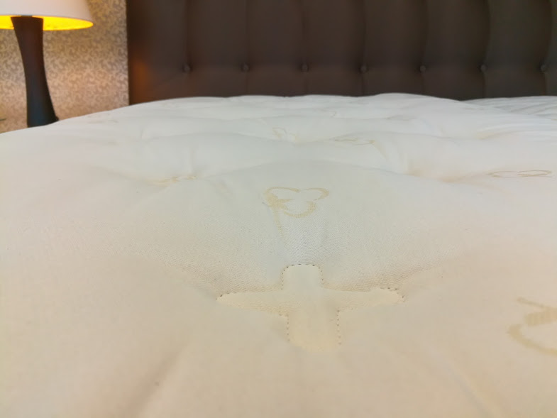 Yatsan Nature Classic matrac szövete közelről