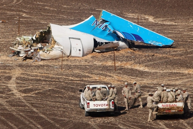Brit külügyminiszter: valószínűséggel pokolgép okozta az orosz repülőgép katasztrófáját