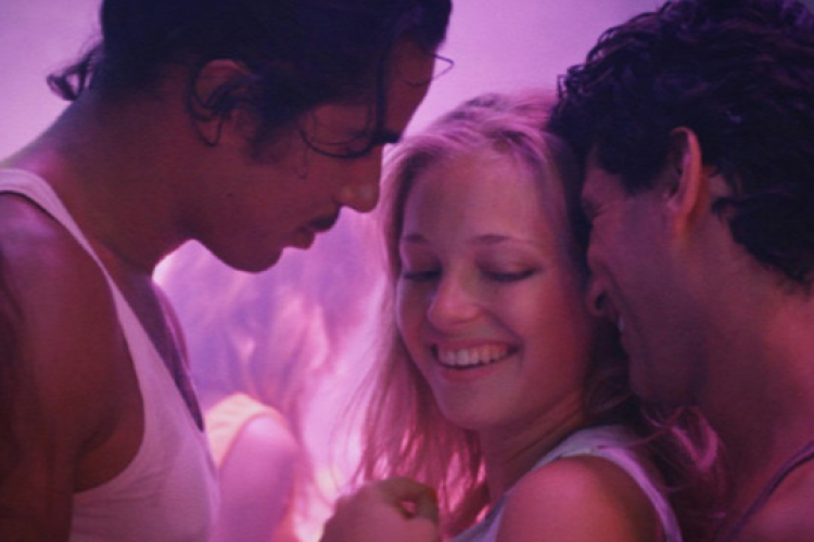 Botrány a pornójelenetekkel teli művészfilm vetítésén Cannes-ban, még a főszereplő is kiment