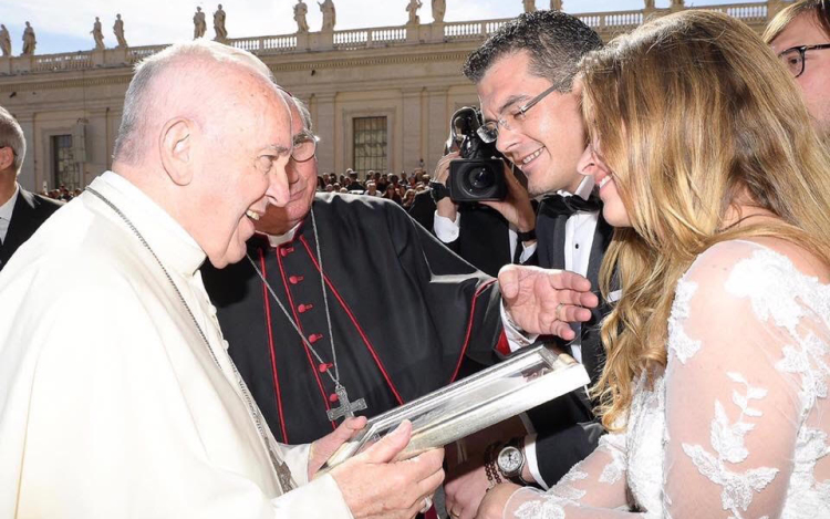 Lébény – Róma: Lébényi ajándékot kapott Ferenc pápa