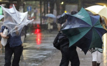 100 kilométeres széllökésekkel, záporral és tavaszias meleggel indul a hét