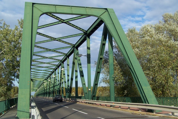 Szerkezetépítési munkák miatt szeptember 6-tól lezárják a medvei hidat