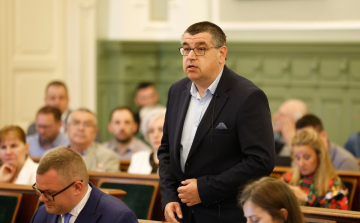 Antal Imre bérlakásán tört ki az újabb vita