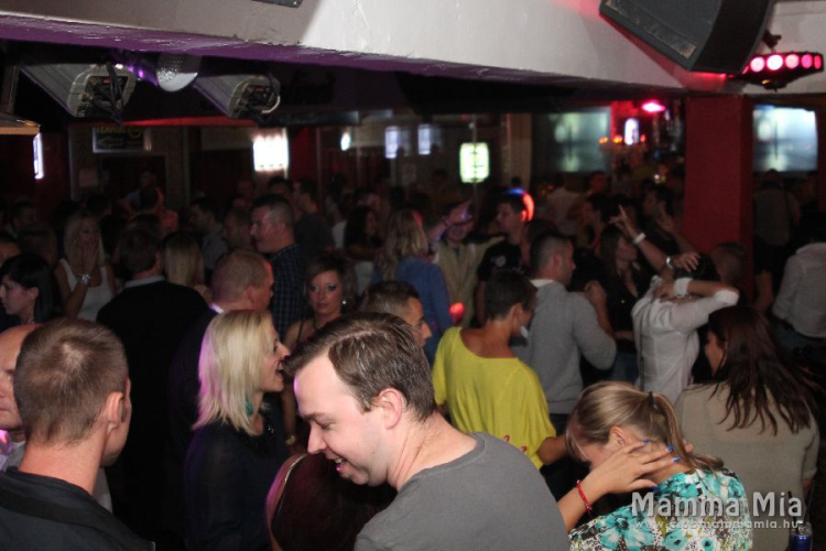 2013.09.13 Péntek Mamma Mia Poppy Fehérnemű bemutató Dj:Ice fotók:árpika
