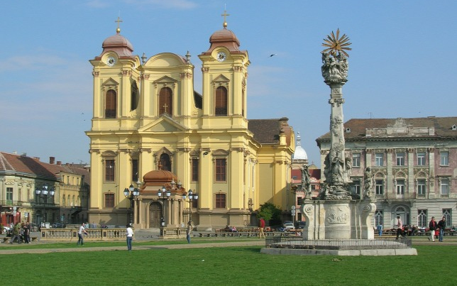 Bevándorlókat fogtak el Temesvár főterén
