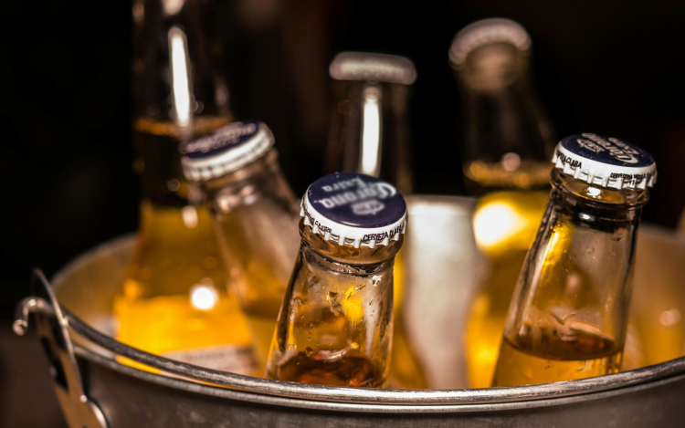 Melegben jobban „üt” az alkohol, figyeljünk!