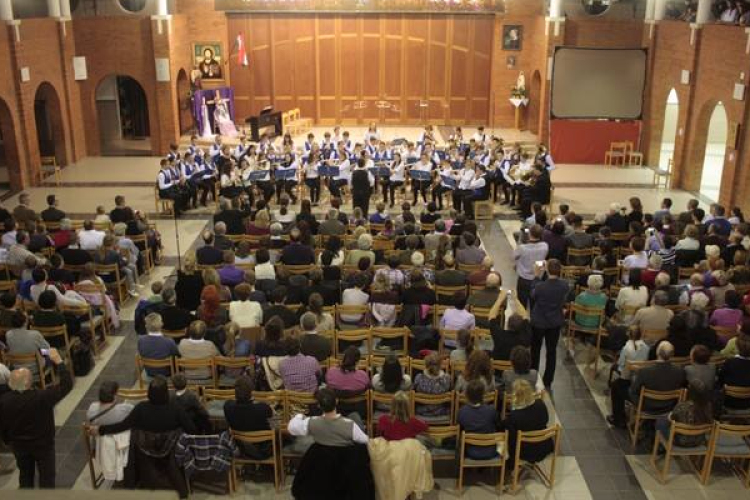 Nagy sikerű koncert Bencéért