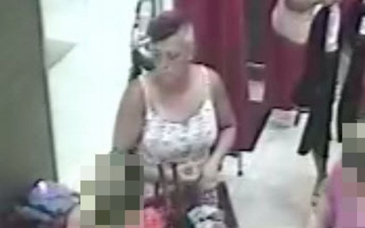 Őrizetlenül hagyott táskát lopott Győrben