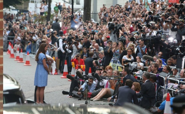 Királyi utód - Először találkozott majdani utódjával a királynő