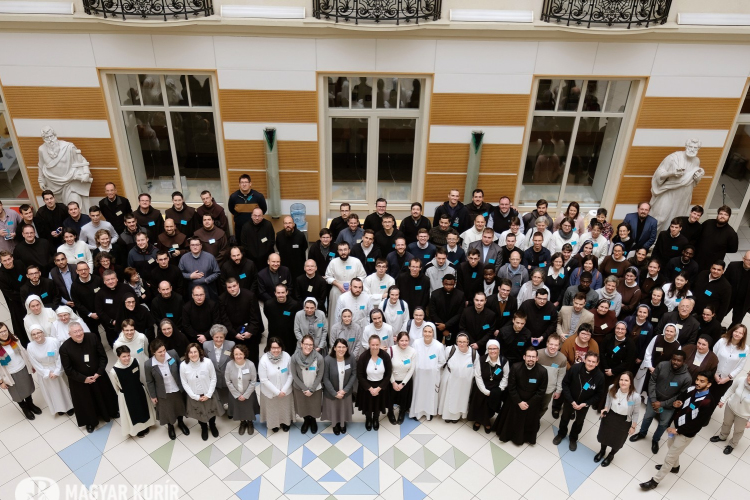 Pannonhalmán találkoznak a szerzetesnövendékek