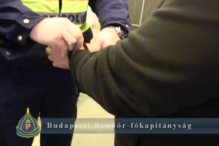 Tartozott neki az ismerőse, ezért elrabolta