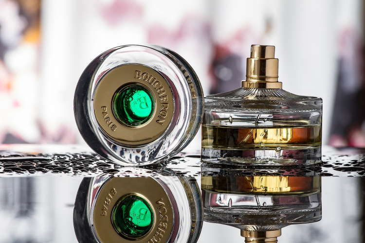 Több, mint ezer hamis parfüm lapult az autóban