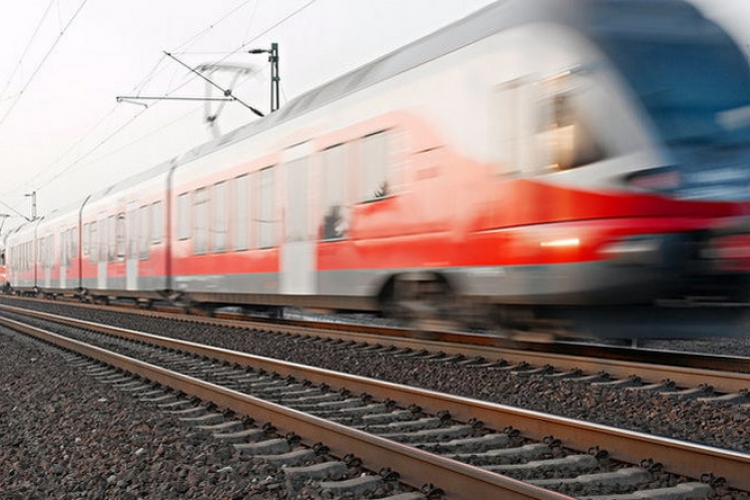 Rémisztő hír: Egymással szembe ment két vonat Miskolcon