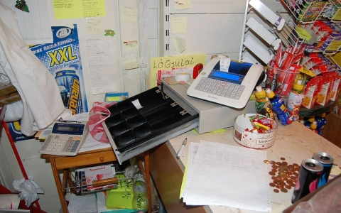 Megütötte az eladónőt a rabló a győri élelmiszerboltban 