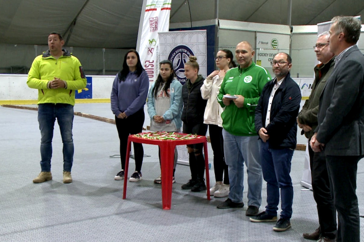 Jeges sportnap a győri jégpályán