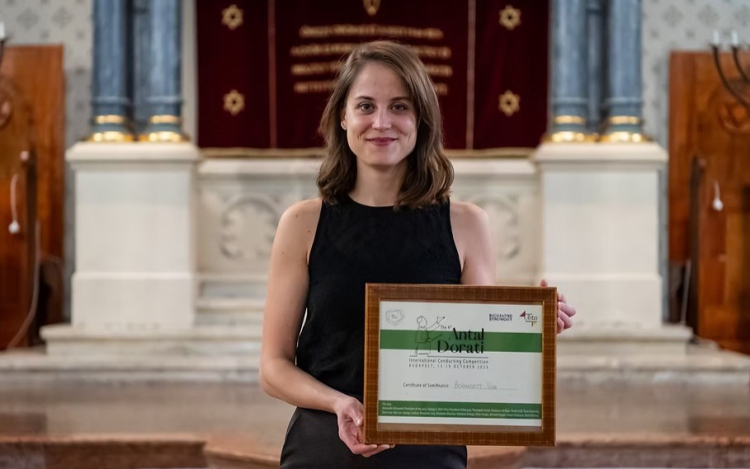 Széchenyis lány sikere a nemzetközi karmesterversenyen