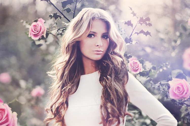 Hogy mi van? Félrelépett, majd magát vette el feleségül