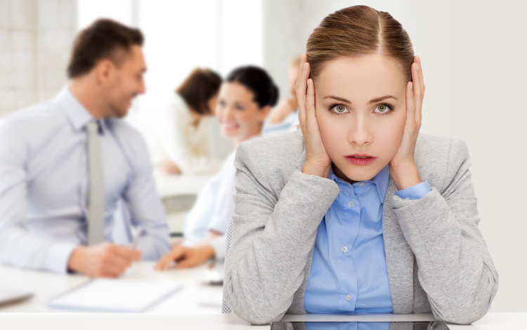 AZ IRODAI ZAJ IS KÁROSÍTHATJA AZ EGÉSZSÉGÜNKET