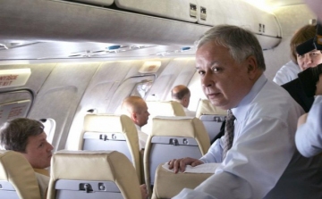 Repülőgépszerencsétlenségben meghalt a lengyel köztársasági elnök és kísérete