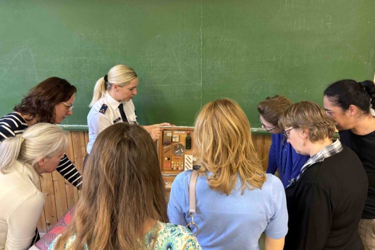 Harc a drogok ellen: pedagógusoknak tartottak előadást