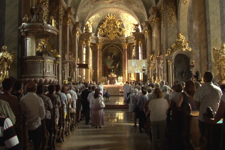 Újraszentelték a Nagyboldogasszony-székesegyházat