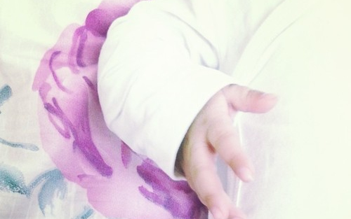 4 percig volt a víz alatt, de él a kisbaba