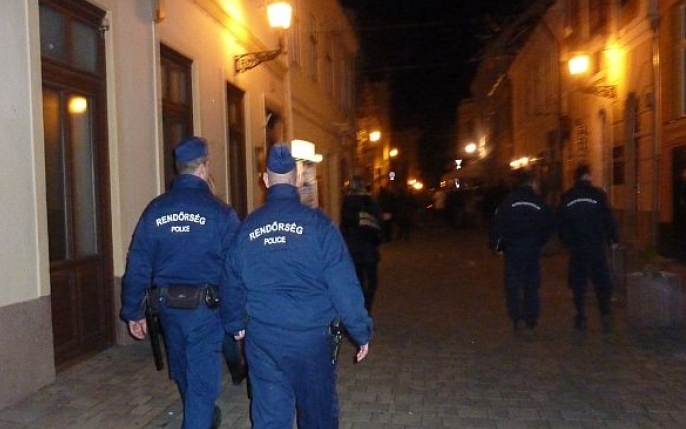 Bűncselekmény történt szerda este Győr belvárosában - Sok rendőr mindenhol 
