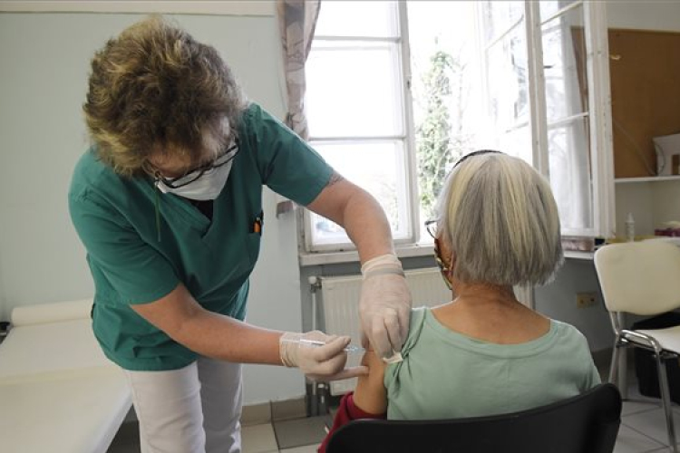 A harmadik oltás felvételét javasolják mindenkinek Montenegróban