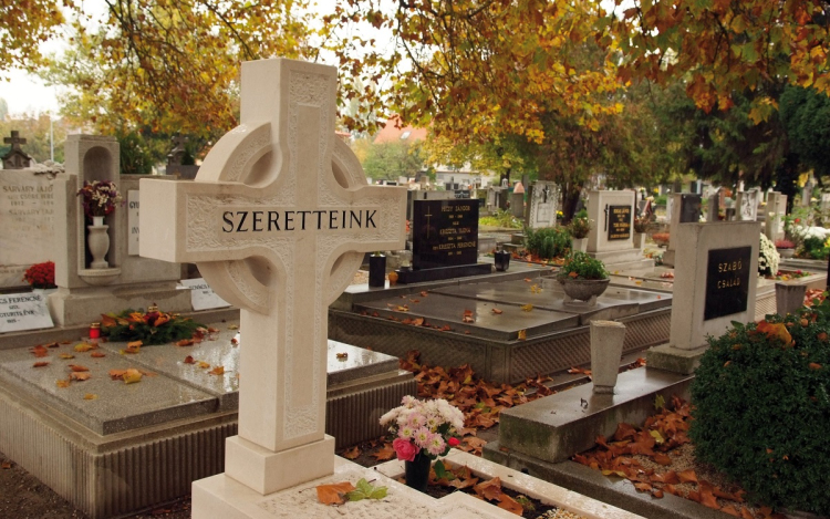 Változik a temetők nyitvatartása