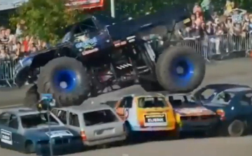 Egy gyermek, és több felnőtt lett a 