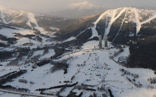 Lavinabalesetet szenvedett egy külföldi csoport Japánban, egy ember súlyos állapotba került