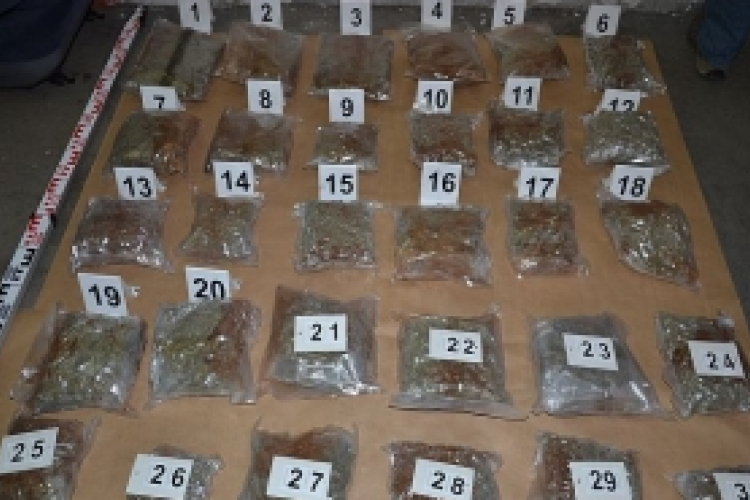 Jelentős mennyiségű kábítószert birtokolt - videóval