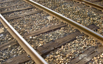 Gázolt a gyorsvonat Rábapatonánál