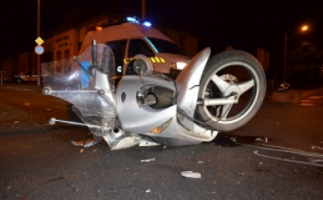 Motoros és autó ütközött Győrben 