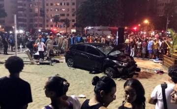 Autó hajtott Rio de Janeiro híres strandjára - Egy kisbaba életét vesztette