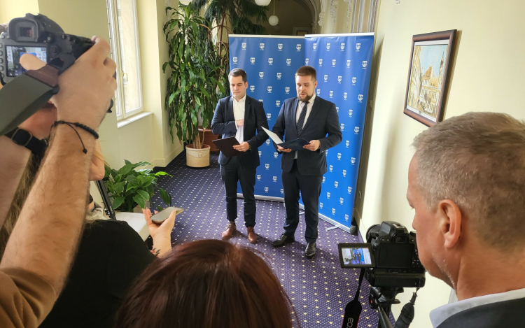 Antal Imre tovább bérelheti az önkormányzati lakását