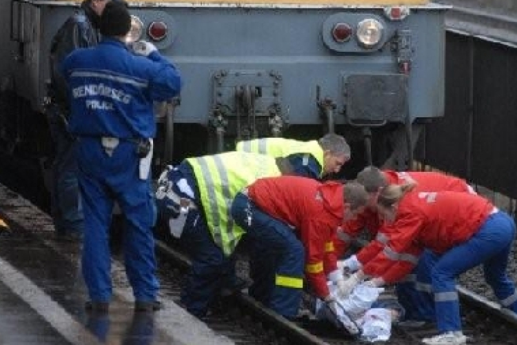 Gázolt a HÉV Sashalomnál - FRISSÍTETT (új: egy férfi az áldozat)