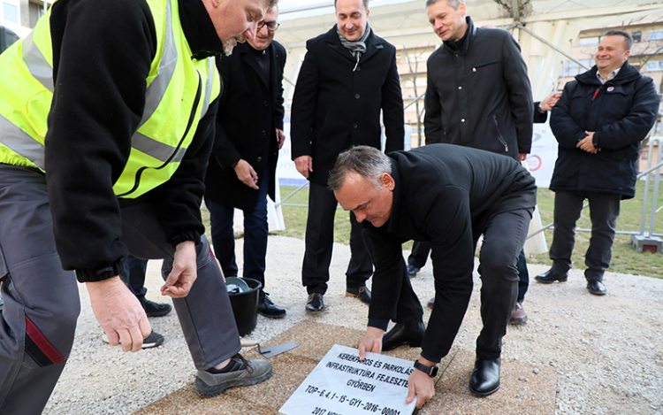 Balett terem épül a parkolóházban