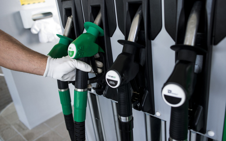 Csökken a benzin ára