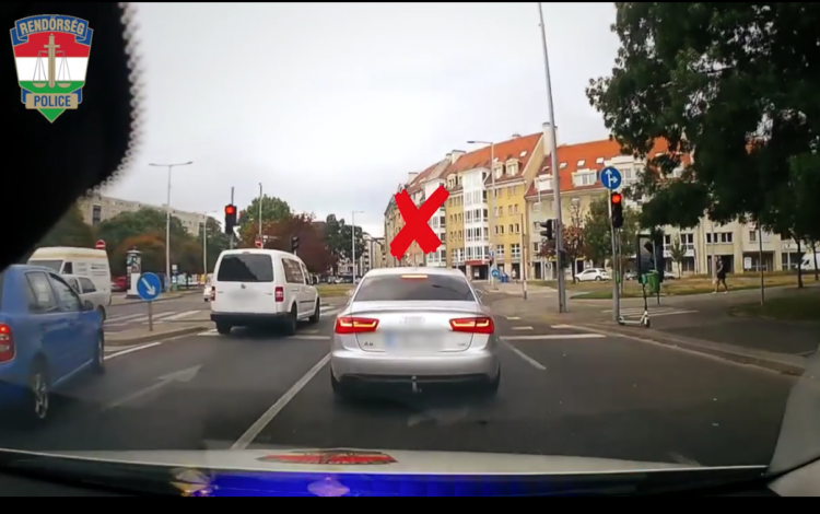 Ezt a videót mindenkinek látnia kellene, aki közlekedik - Mit tegyünk, ha szirénázó autó közelít?